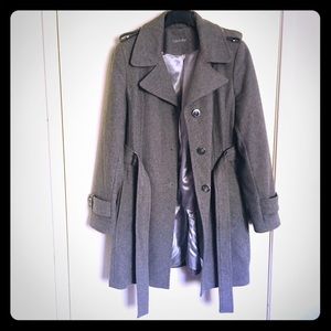 Calvin Klein Women’s gray belted coat, Large